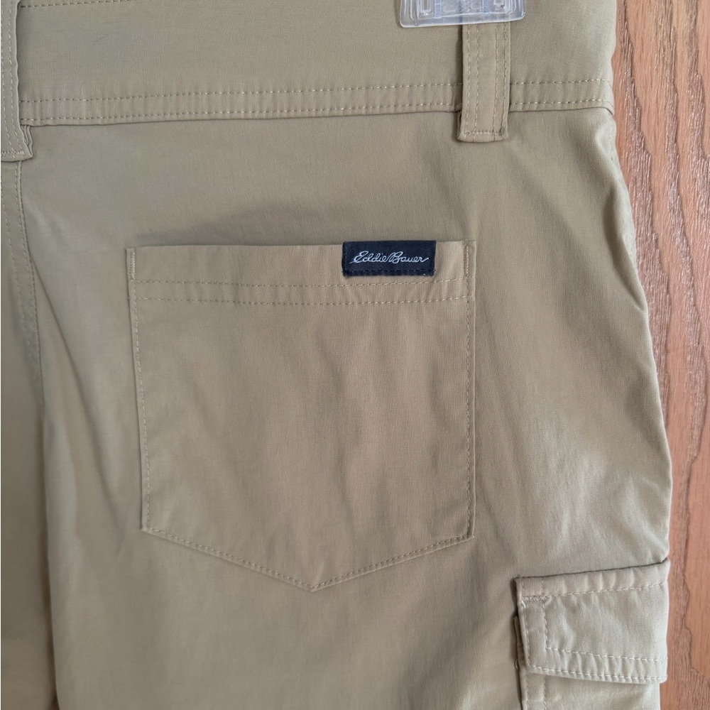 EDDIE BAUER Like New Stretch Cargo Pocket Tan Khaki Casual Outdoor Shorts Size 4 - Picture 6 of 11